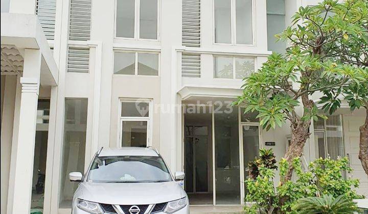 3BR/4BR House at Grand Pakuwon Surabaya By Travelio Realty 23