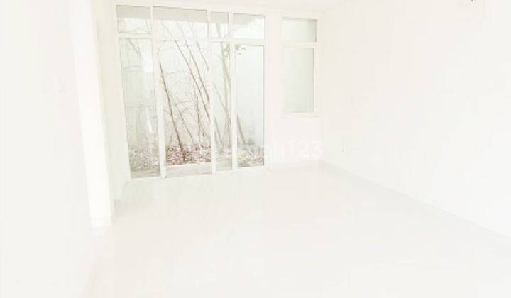 3BR/4BR House at Grand Pakuwon Surabaya By Travelio Realty 24