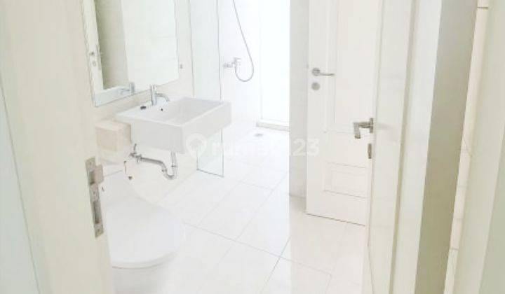 3BR/4BR House at Grand Pakuwon Surabaya By Travelio Realty 26