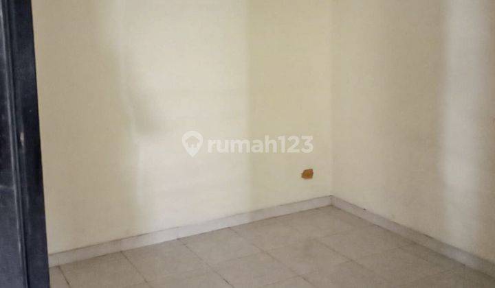 Spacious 4br House At Perumahan Maharaja By Travelio Realty 2