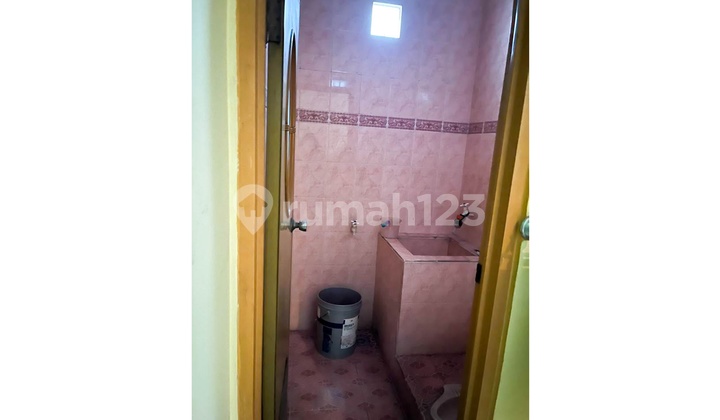 Strategic 4br House At Perumahan Villa Asri By Travelio Realty 7