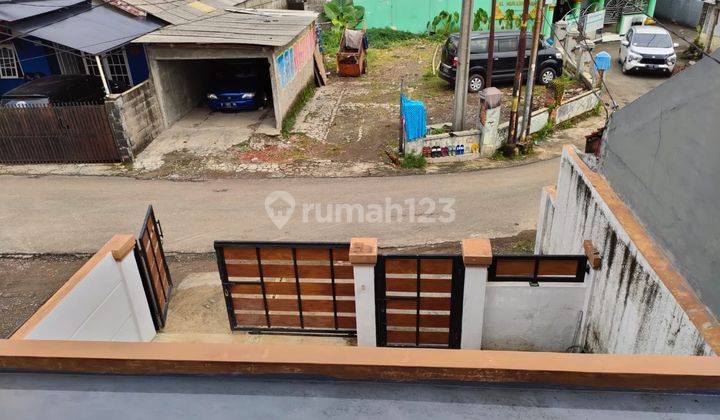 Spacious 4BR House at Curugmekar By Travelio Realty 11