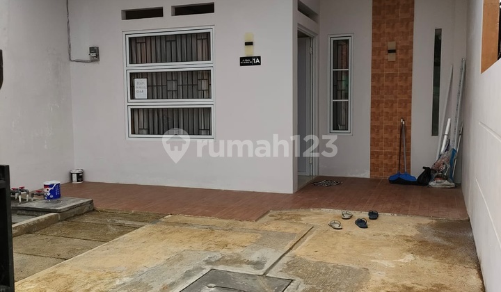Spacious 4BR House at Curugmekar By Travelio Realty 12