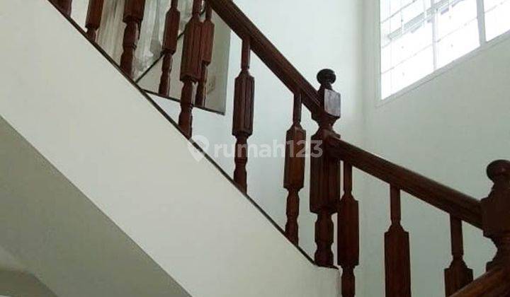 Tranquil 5BR House at Taman Cendana Golf By Travelio Realty 2