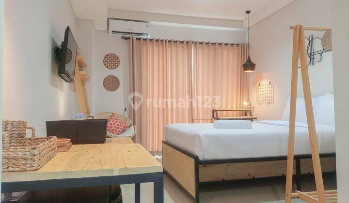 Studio, 1br Furnished At Patraland Amarta Apartment By Travelio 7