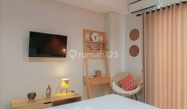 Studio, 1br Furnished At Patraland Amarta Apartment By Travelio 20