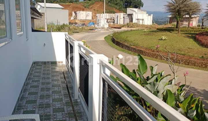 3BR Furnished House at Bukit Rancamaya Residence By Travelio Realty 12