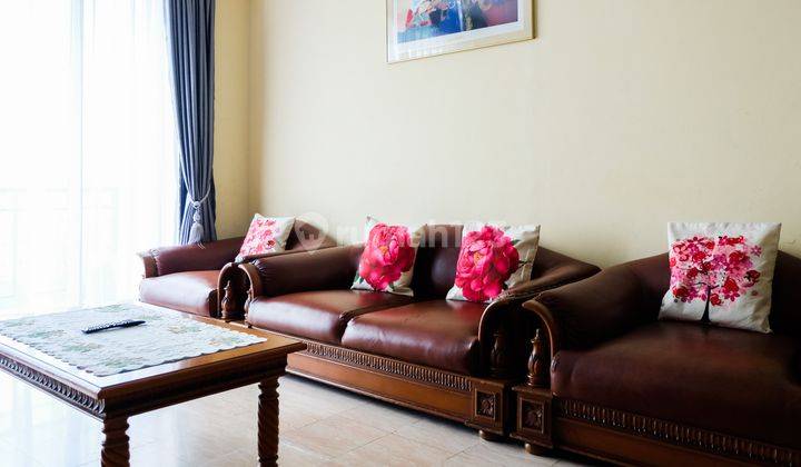 2BR Fully Furnished at Red Top Apartment By Travelio 18