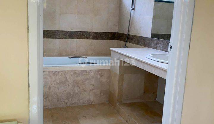 6br Unfurnished House At Ancol Timur By Travelio Realty 24