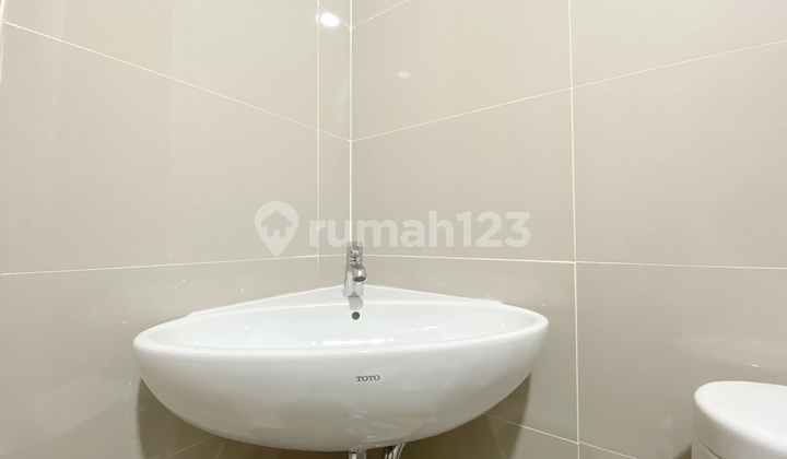 Studio 1br Furnished Unfurnished Apartemen B Residence By Travelio 27