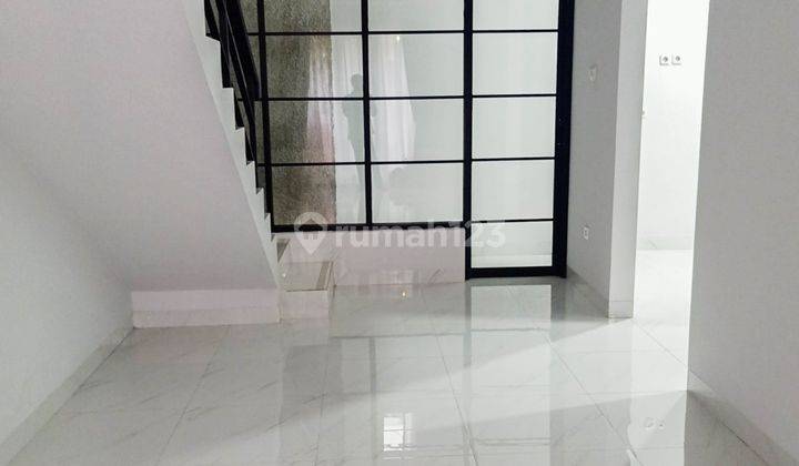 4br House At Arosa Residence Bintaro By Travelio Realty 9