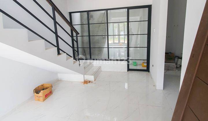 4br House At Arosa Residence Bintaro By Travelio Realty 16