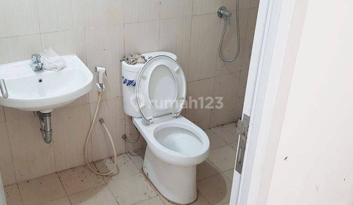 2br 3br House At Perumahan Serpong Lagoon By Travelio 11