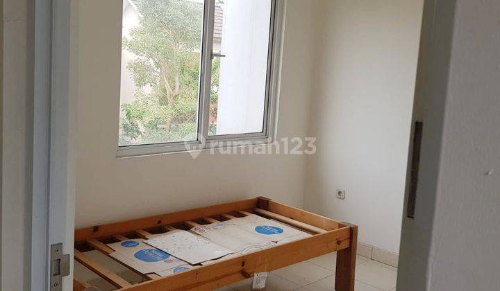 2br 3br House At Perumahan Serpong Lagoon By Travelio 15