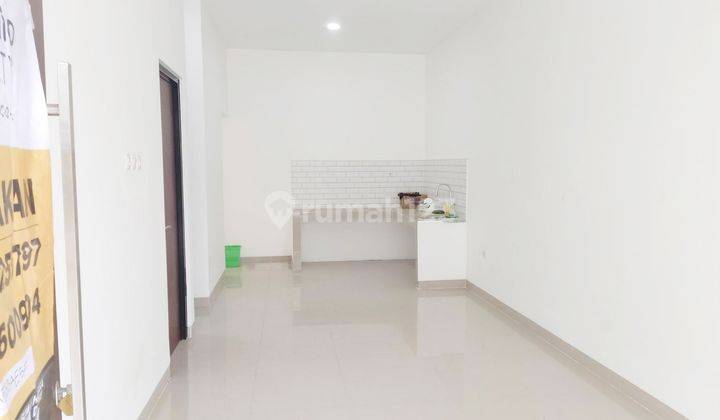 5br House At Maya Persada Regency 2 By Travelio Realty 3