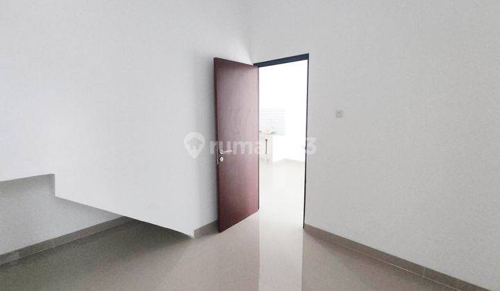 5br House At Maya Persada Regency 2 By Travelio Realty 6