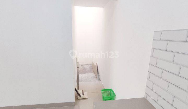 5br House At Maya Persada Regency 2 By Travelio Realty 8