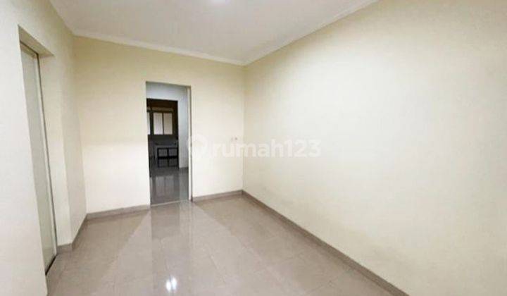 Unfurnished 3br House At Kapasan Kidul By Travelio Realty 11