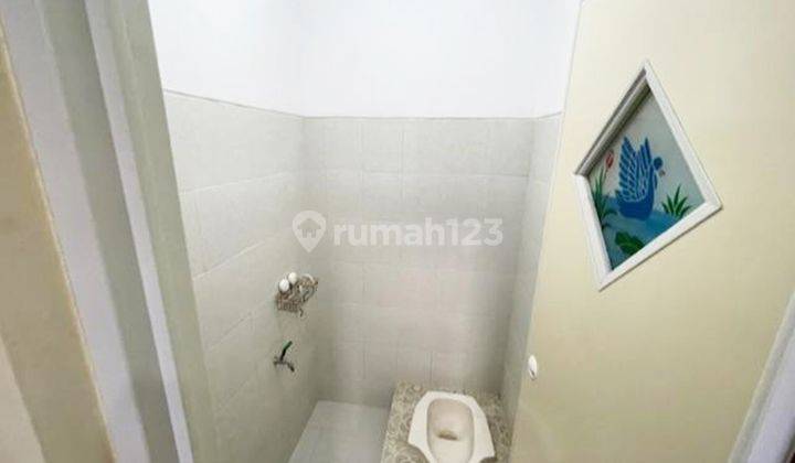 Unfurnished 3br House At Kapasan Kidul By Travelio Realty 15
