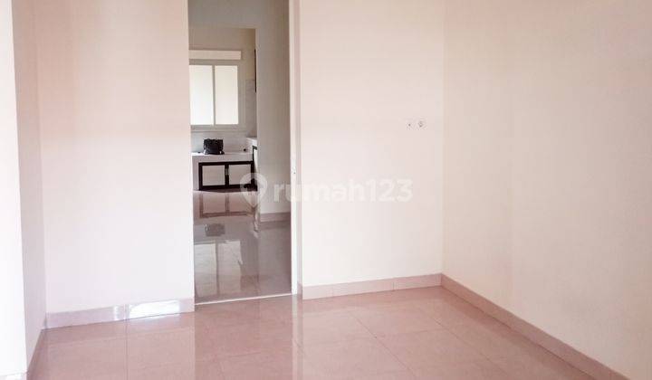 Unfurnished 3br House At Kapasan Kidul By Travelio Realty 34