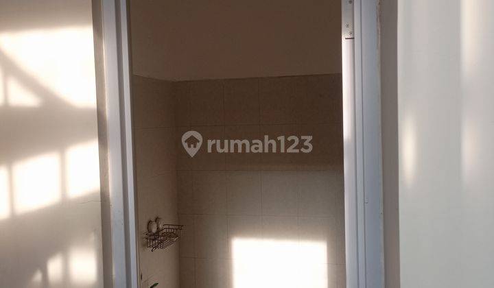 Unfurnished 3br House At Kapasan Kidul By Travelio Realty 39