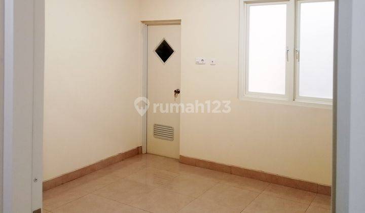 Unfurnished 3br House At Kapasan Kidul By Travelio Realty 40