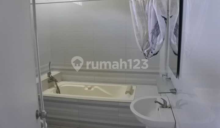 5br House At Kiara Payung By Travelio Realty 24