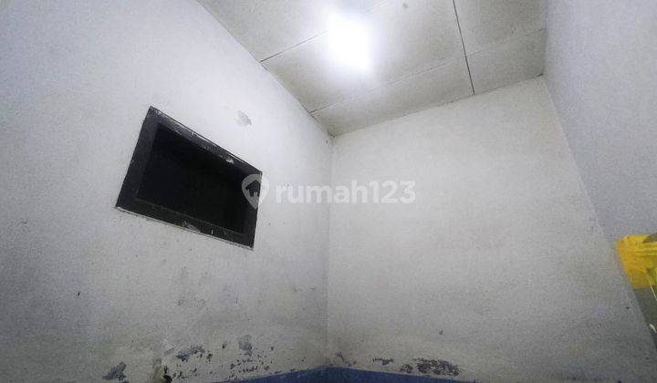 Unfurnished 4br House At Kp Kebantenan Jati Asih By Travelio Realty 14