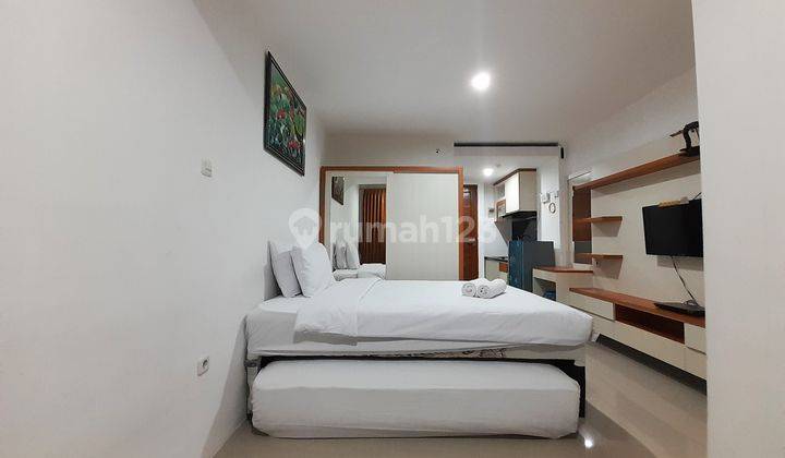 Studio Furnished Apartemen Green Park Yogyakarta By Travelio 2