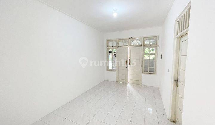 3br House At Barata Jaya By Travelio Realty 2
