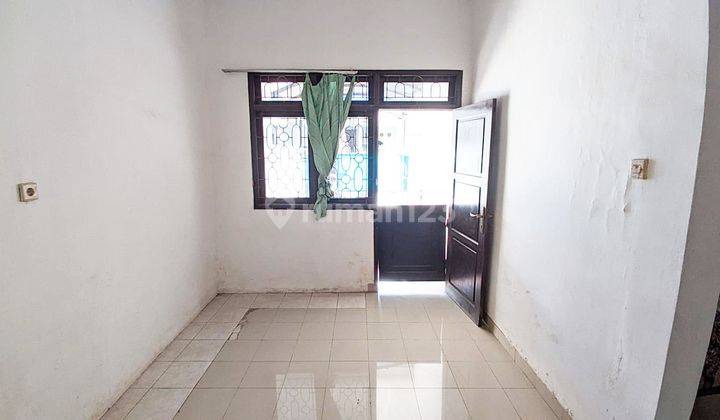 3br Unfurnished House At Griya Timur Indah By Travelio Realty 4