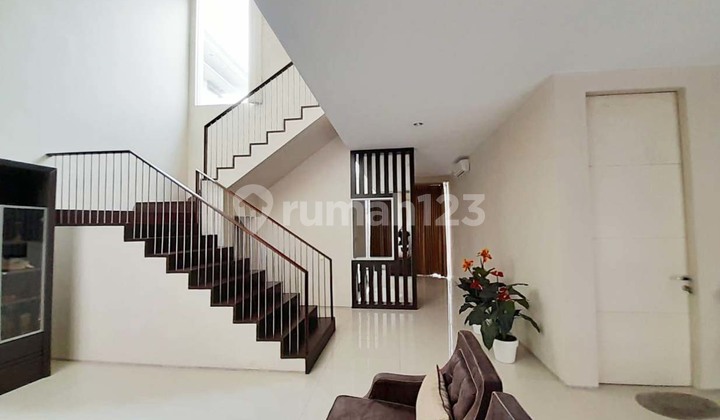 5br House At Perum Citrasun Garden By Travelio Realty 16