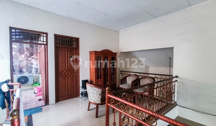 4br Unfurnished House At Pasar Rebo By Travelio Realty 24