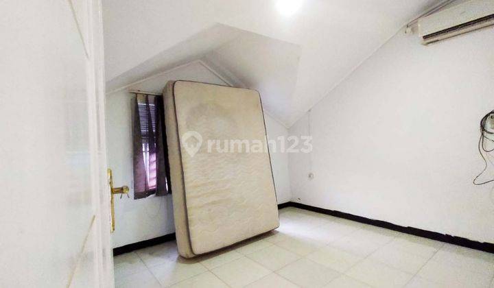7br Unfurnished House At Perumahan Babakan Sari By Travelio Realty 15