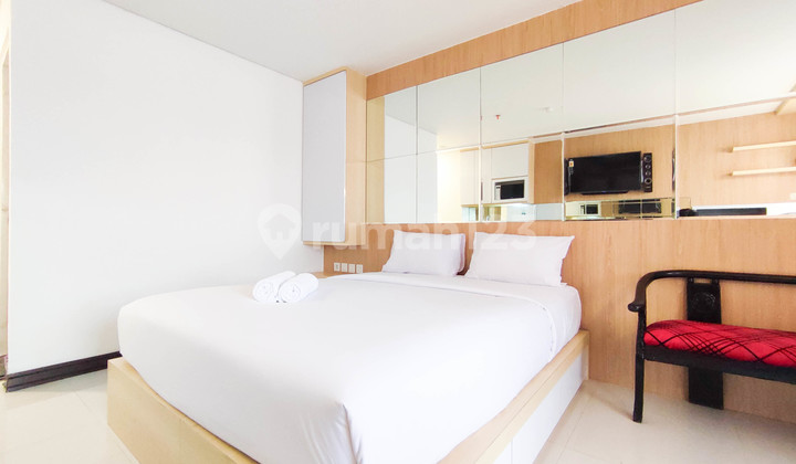 Studio Furnished Apartment At Sentraland Semarang By Travelio 4