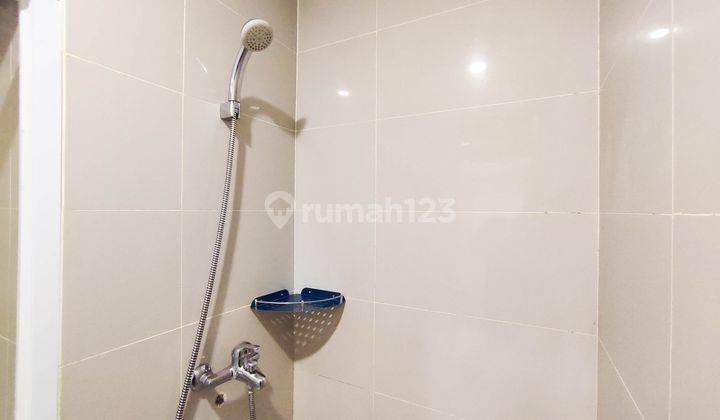 Studio Furnished Apartment At Sentraland Semarang By Travelio 9