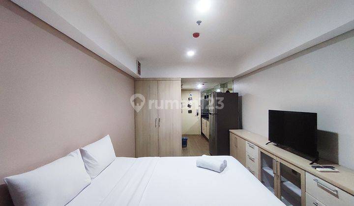 Studio Furnished Apartemen Warhol Residences 1