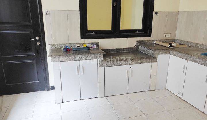 Unfurnished 4br House At Villa Bukit Regency By Travelio Realty 8