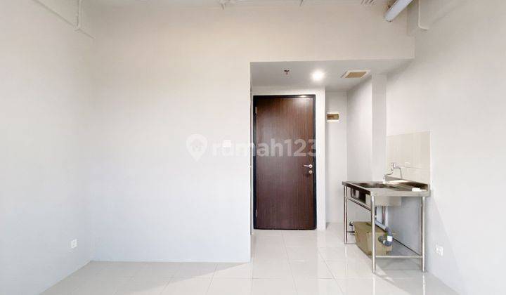 Unfurnished Apartemen Riverdale 2