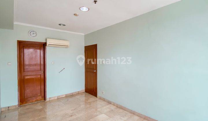 2BR Unfurnished Apartemen Hayam Wuruk 2