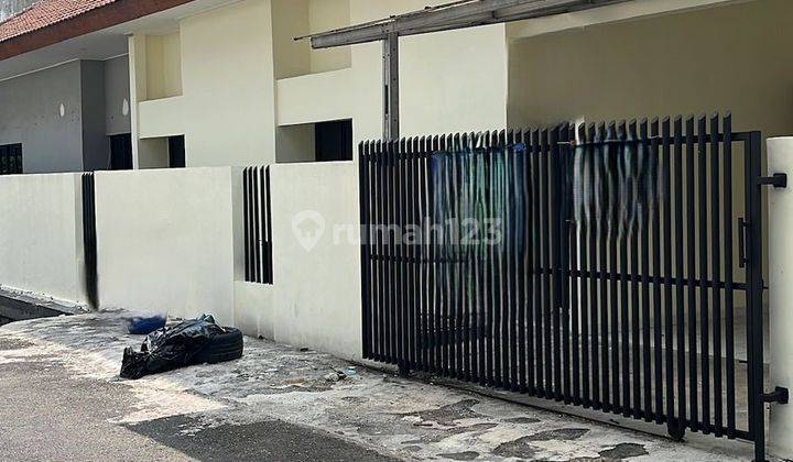 Sewa Rumah 1,5 Lantai, Baru Renovasi Di Tomang Jakarta Barat 1