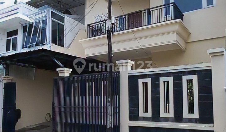 Dijual.rumah 2Lantai. Minimalis. Siap.huni