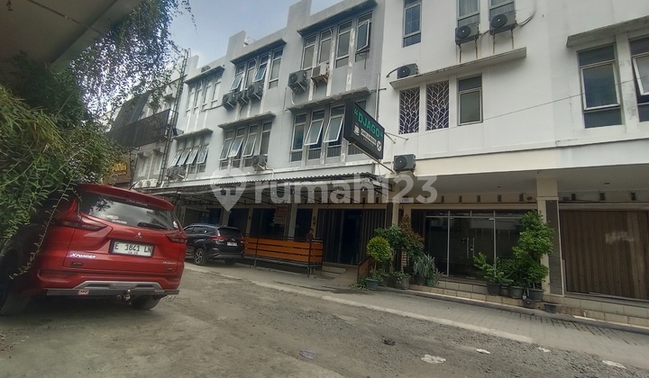 3-Storey Shop House in Tegal Nirmala Square 2