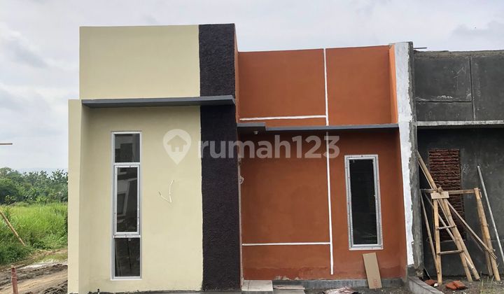 Minimalist house in Slawi.