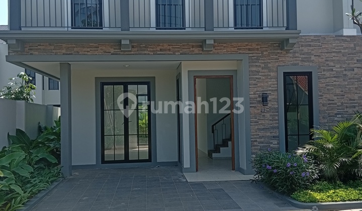 Rumah Hook Sangat Cantik 10 Menit Saja ke MRT Lebakbulus Rumah Hook Sangat Cantik 10 Menit Saja ke MRT Lebakbulus