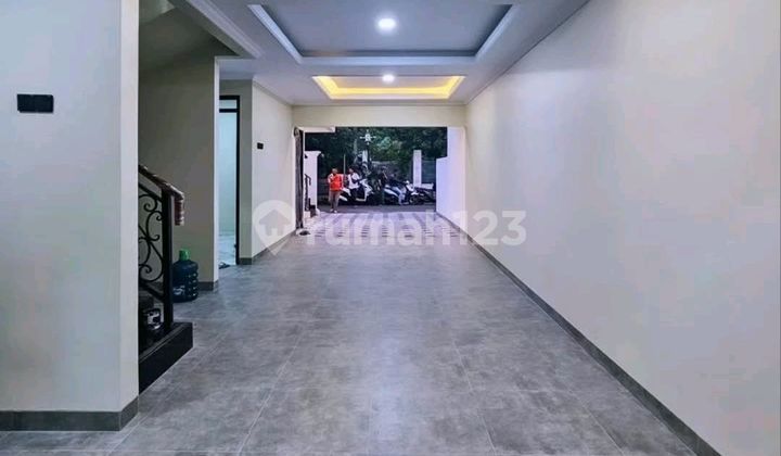 Luxury House in Jagakarsa, South Jakarta, Within a Complex 2