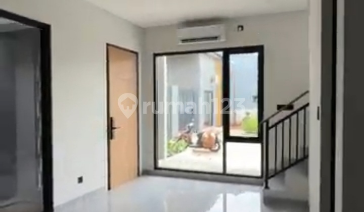 Best-Selling Home for Young Couples in Ciputat Near the Highway and MRT 2