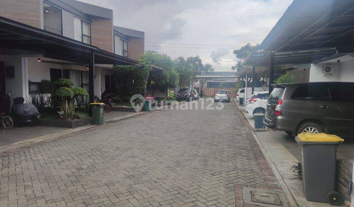 Rumah luas fasilitas Club house di serua  bintaro 2