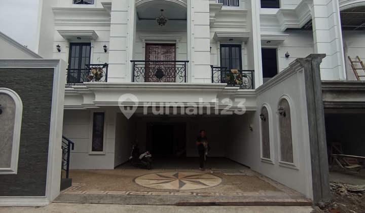 Rumah Mewah Nempel Perkantoran Tb Simatupang 1