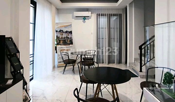 The Most Luxurious Cluster House Adjacent to Pondok Indah and MRT 2
